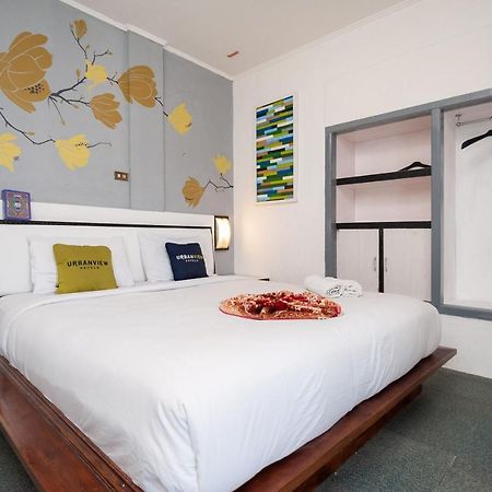 Urbanview Hotel Ananda Syariah By Reddoorz 부키팅기 외부 사진