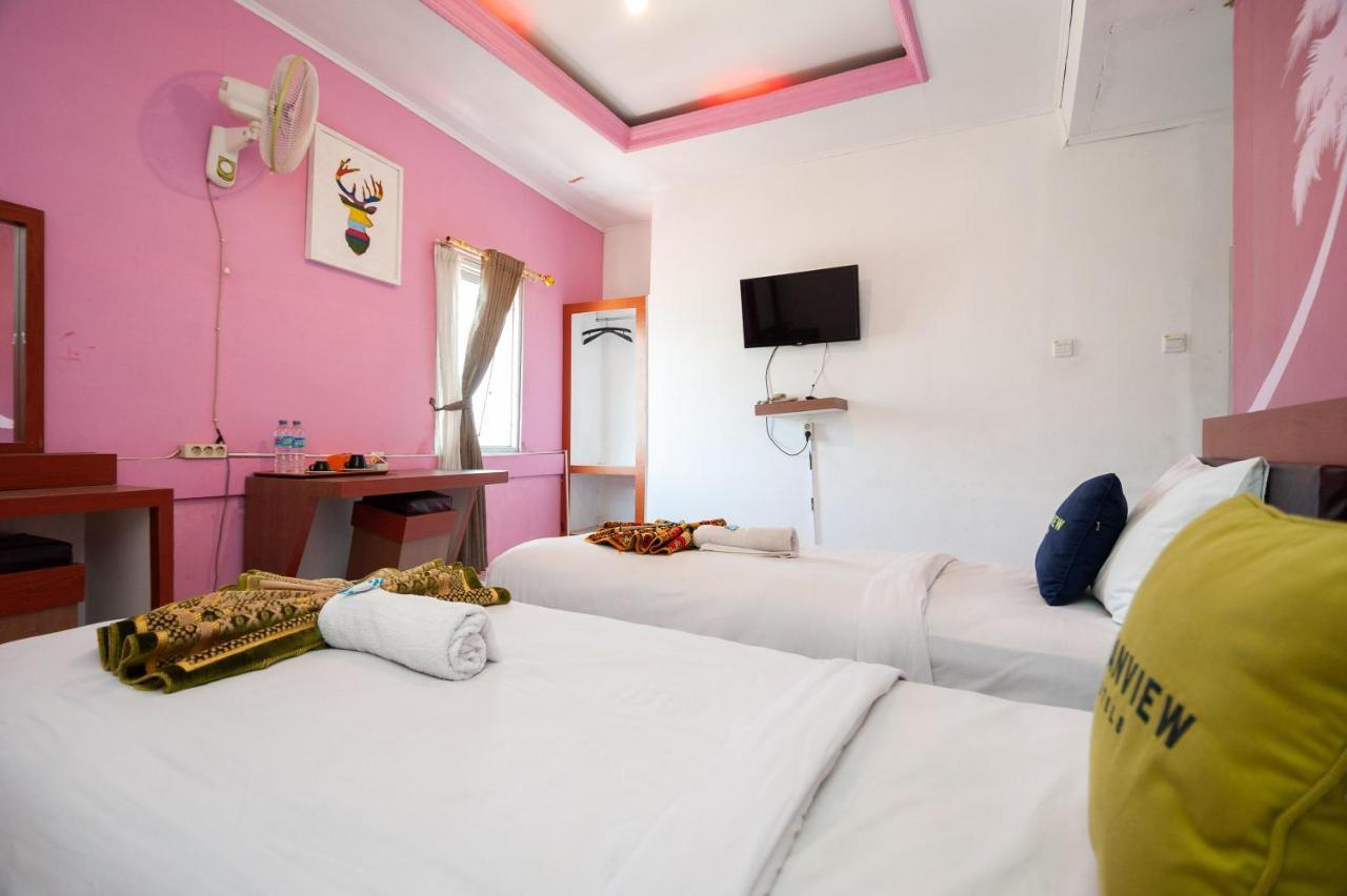 Urbanview Hotel Ananda Syariah By Reddoorz 부키팅기 외부 사진